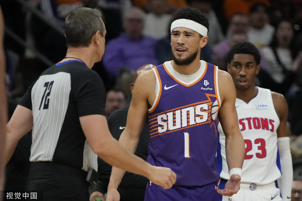 现出稳健的 现出稳健的